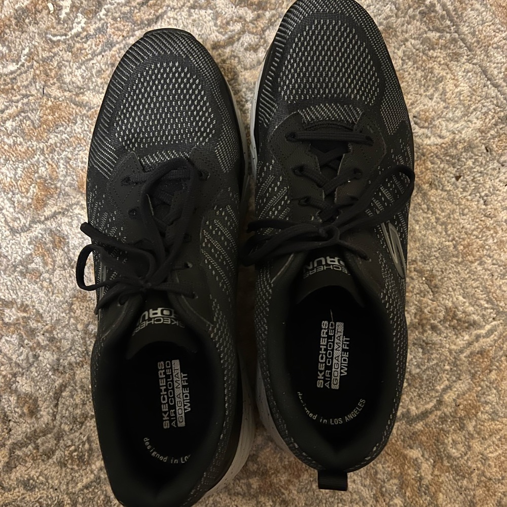 Mens Skechers size 13 Max Cushioning Elite Limitless Intensity.